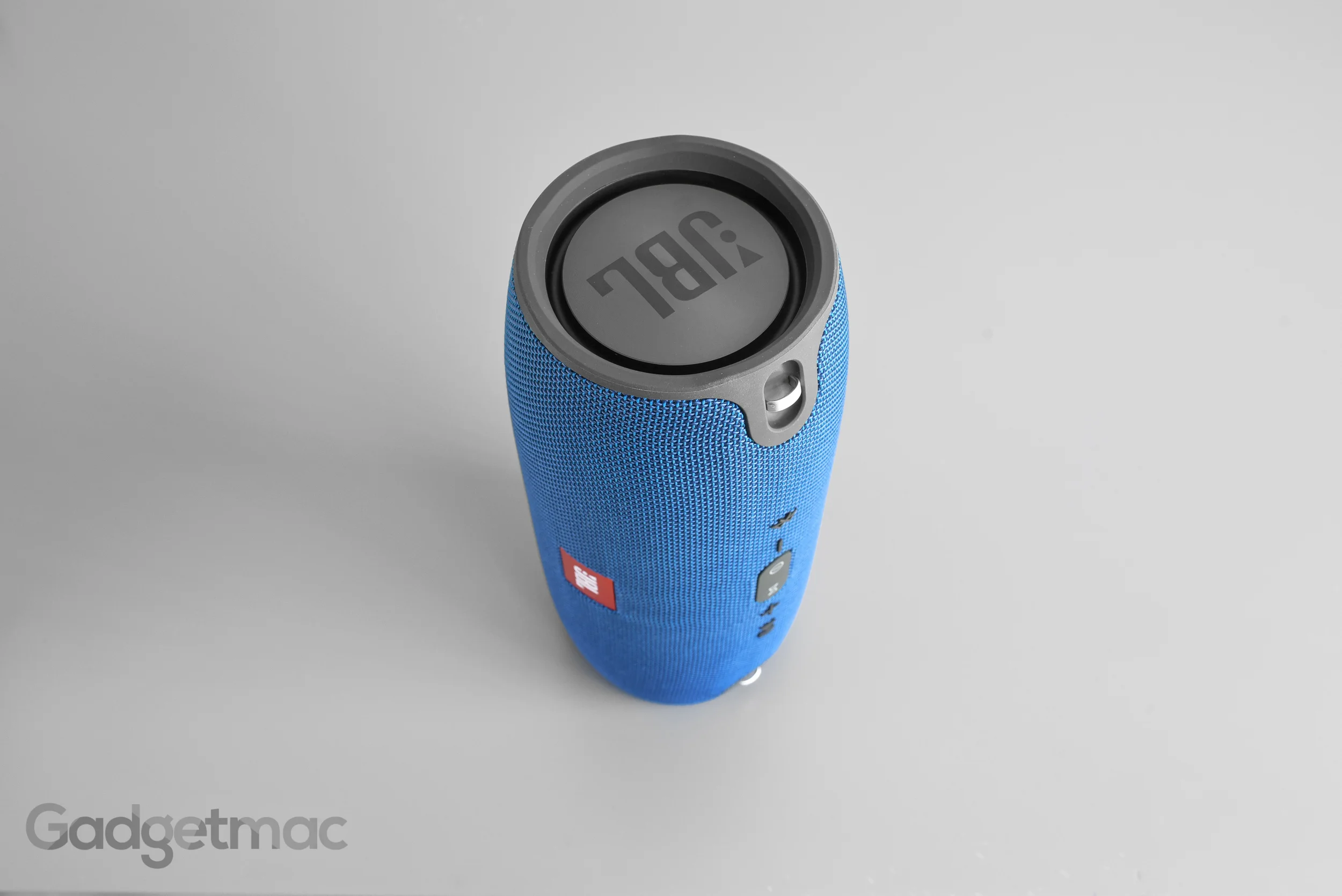 jbl-xtreme-portable-wireless-speaker-standing.jpg