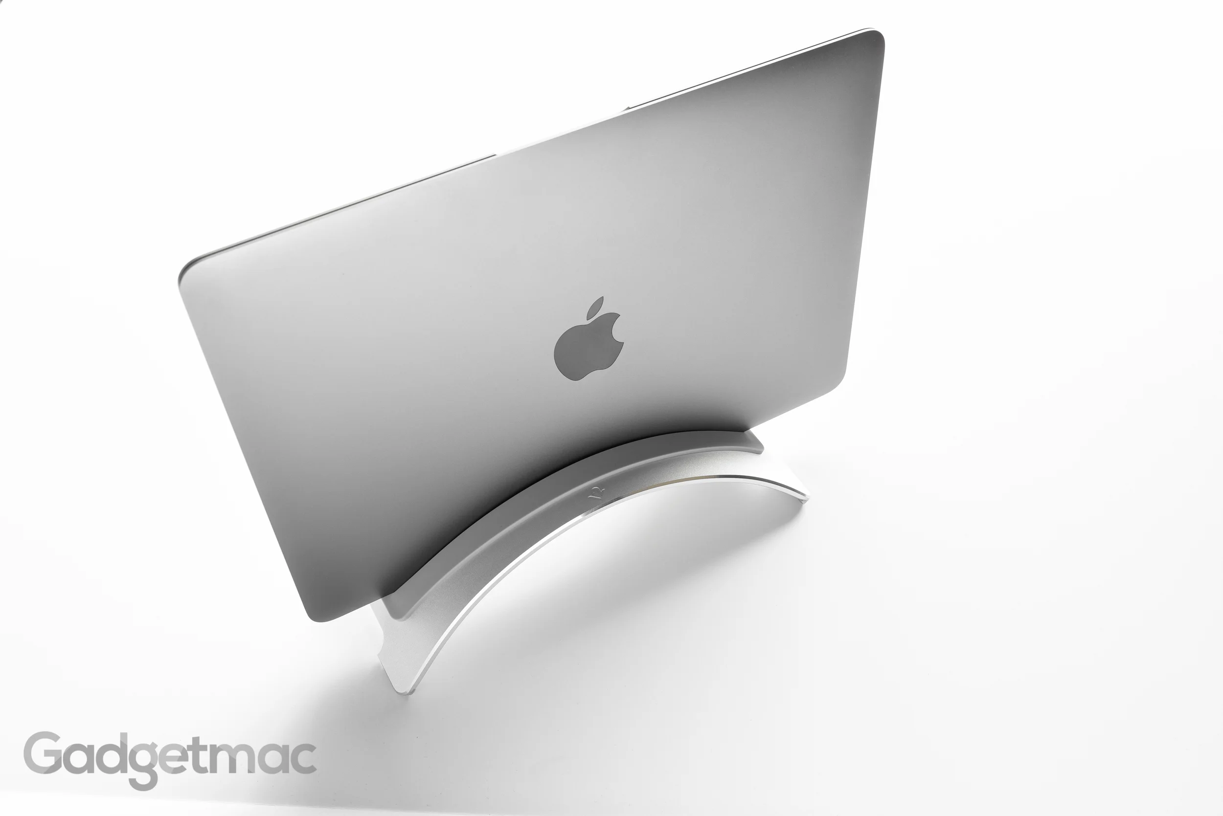 twelve-south-bookarc-aluminum-retina-macbook-desktop-stand-3.jpg