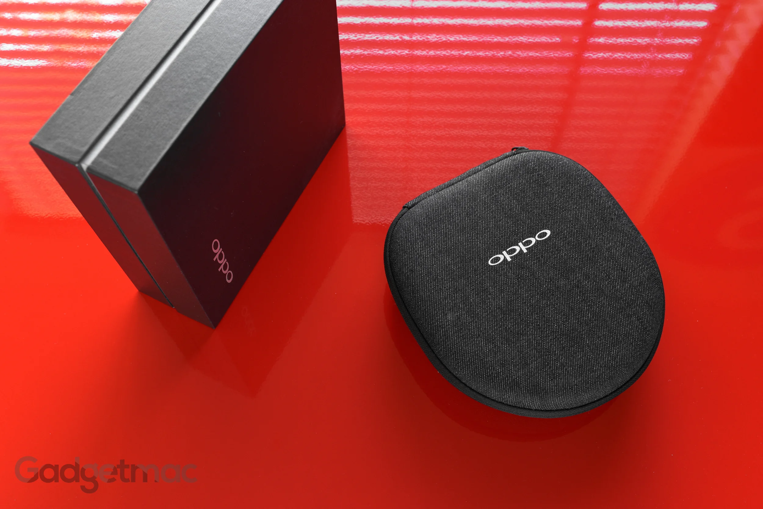 oppo-pm-3-headphones-carry-case.jpg