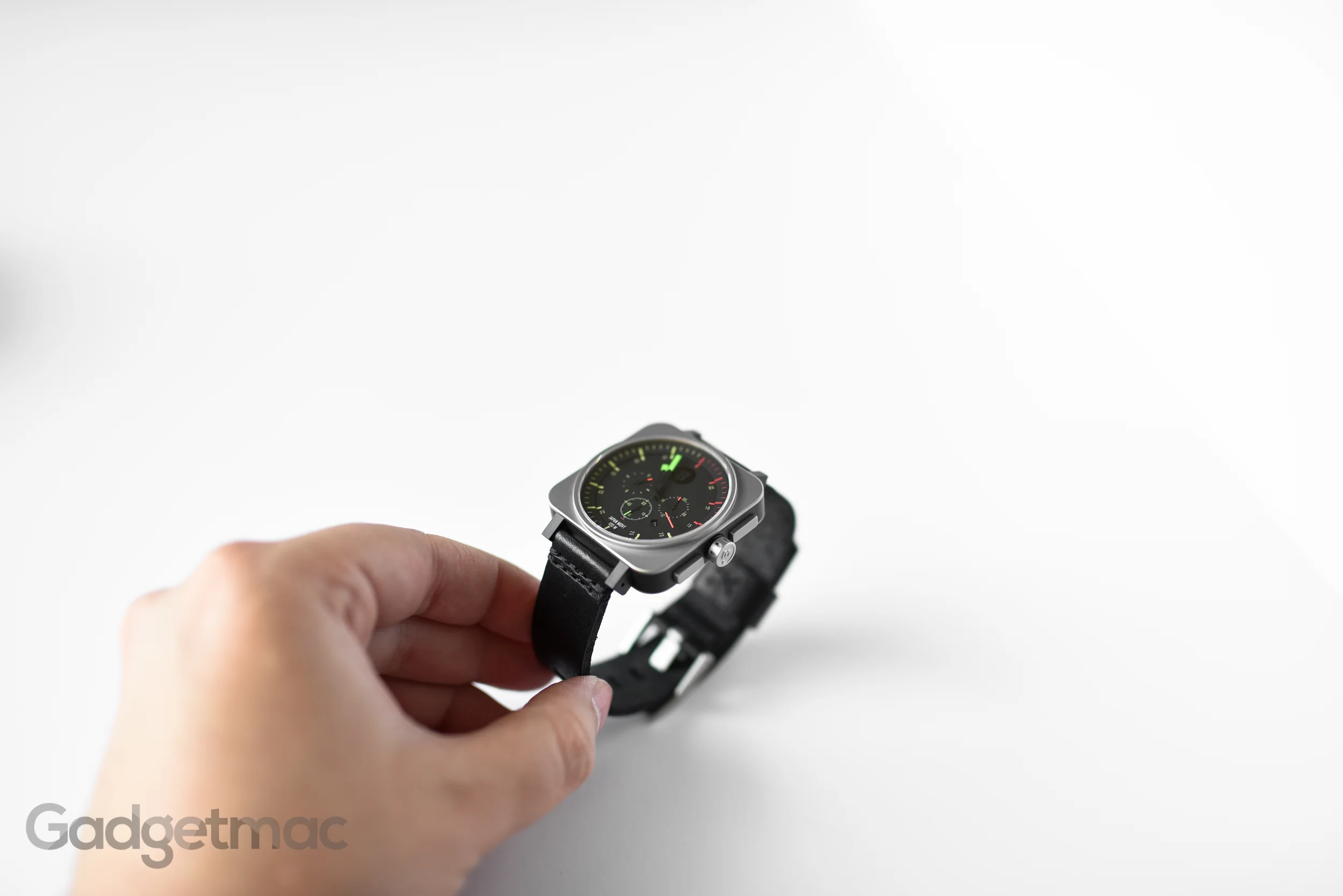 minus-8-square-chrono-black-bright.jpg