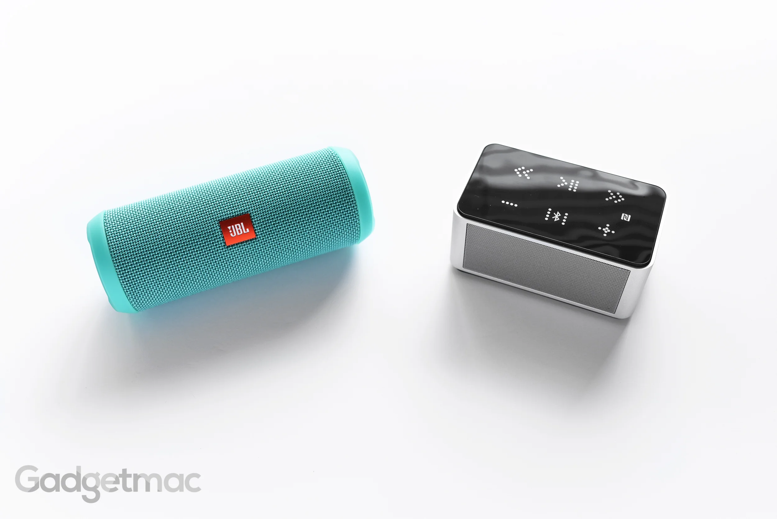 paww-soundbox-10-vs-jbl-flip-3.jpg