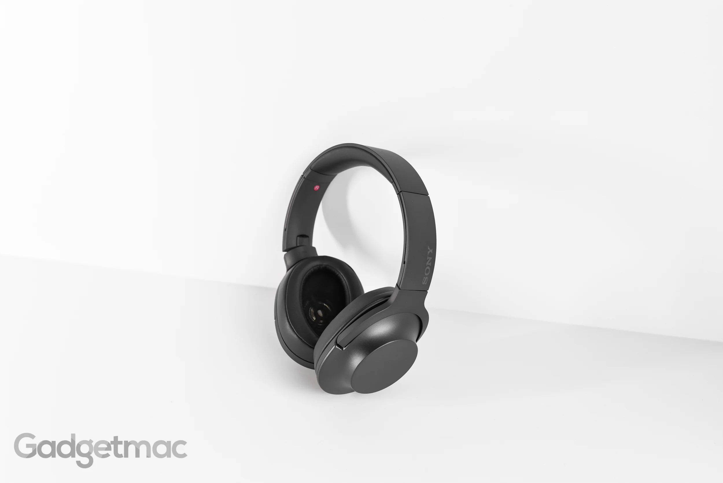 sony-hear-on-mdr-100aap-headphones-2.jpg