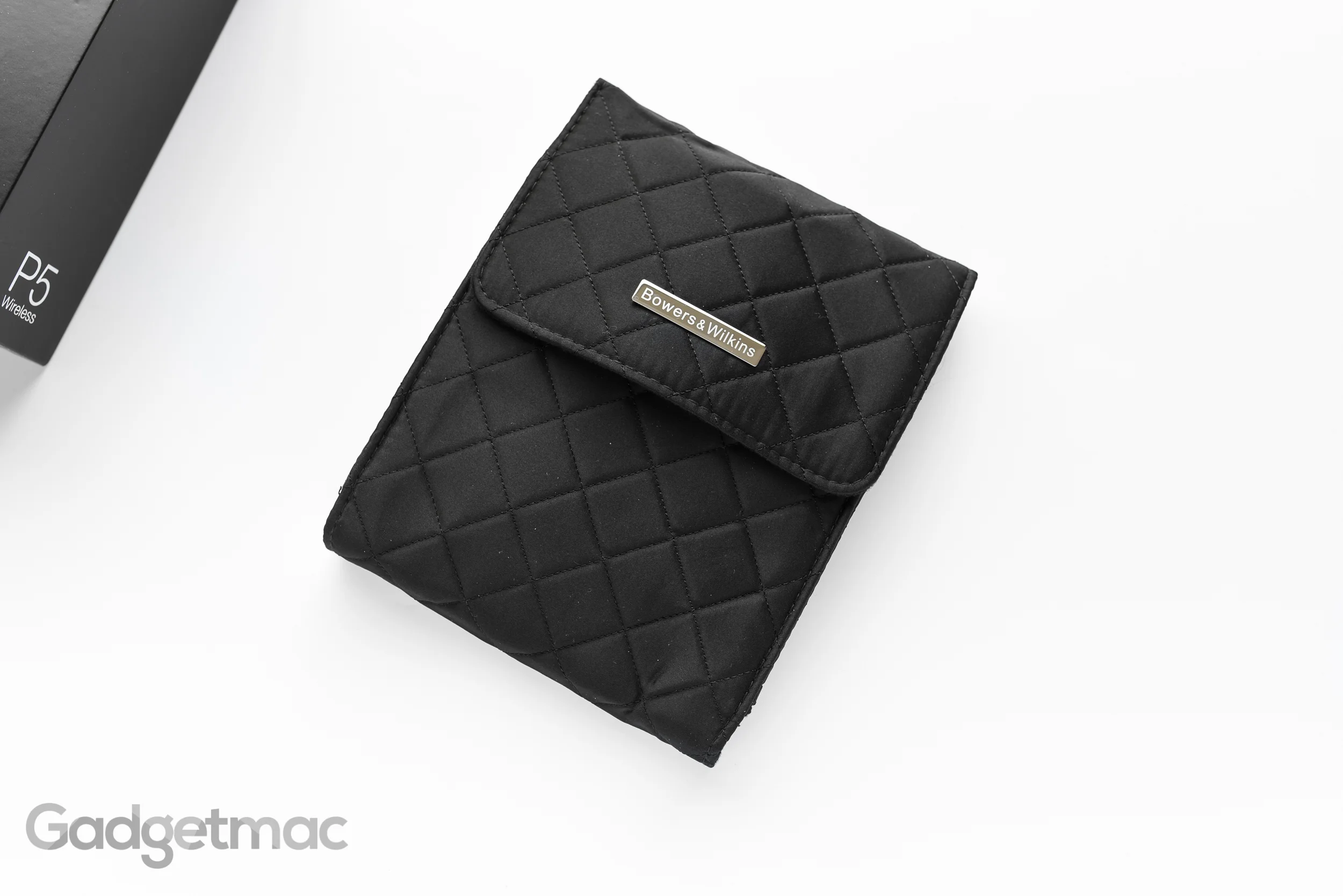 bowers-wilkins-p5-wireless-quilted-carry-case.jpg