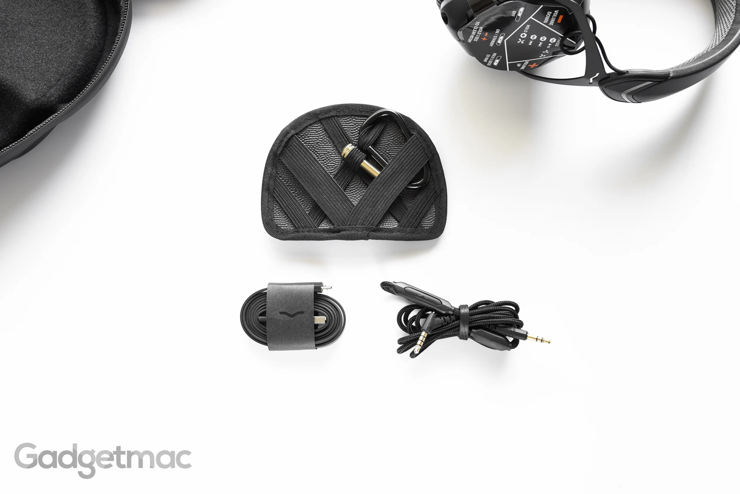 v-moda-crossfade-wireless-included-accessories.jpg
