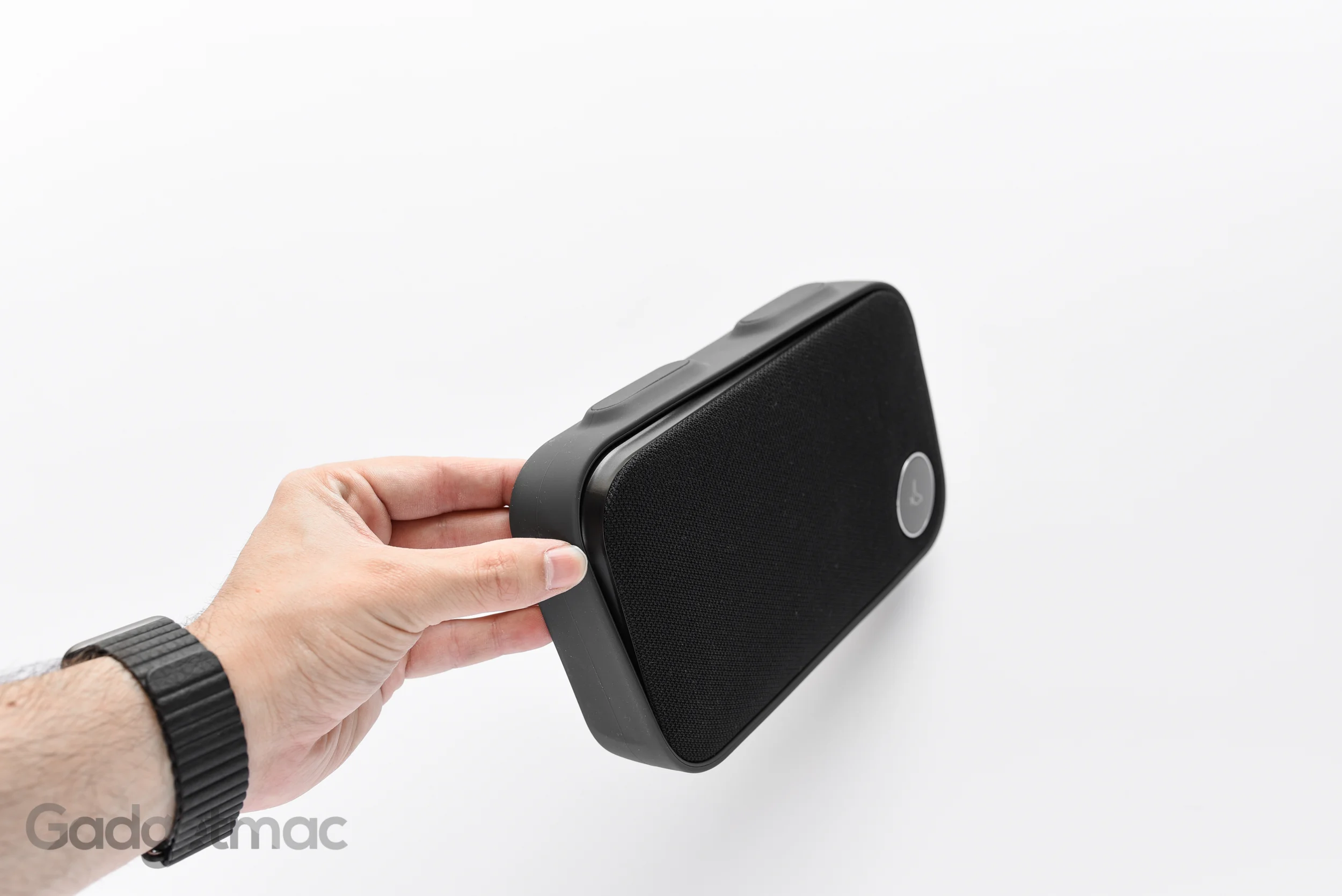 libratone-one-click-frame-removal.jpg
