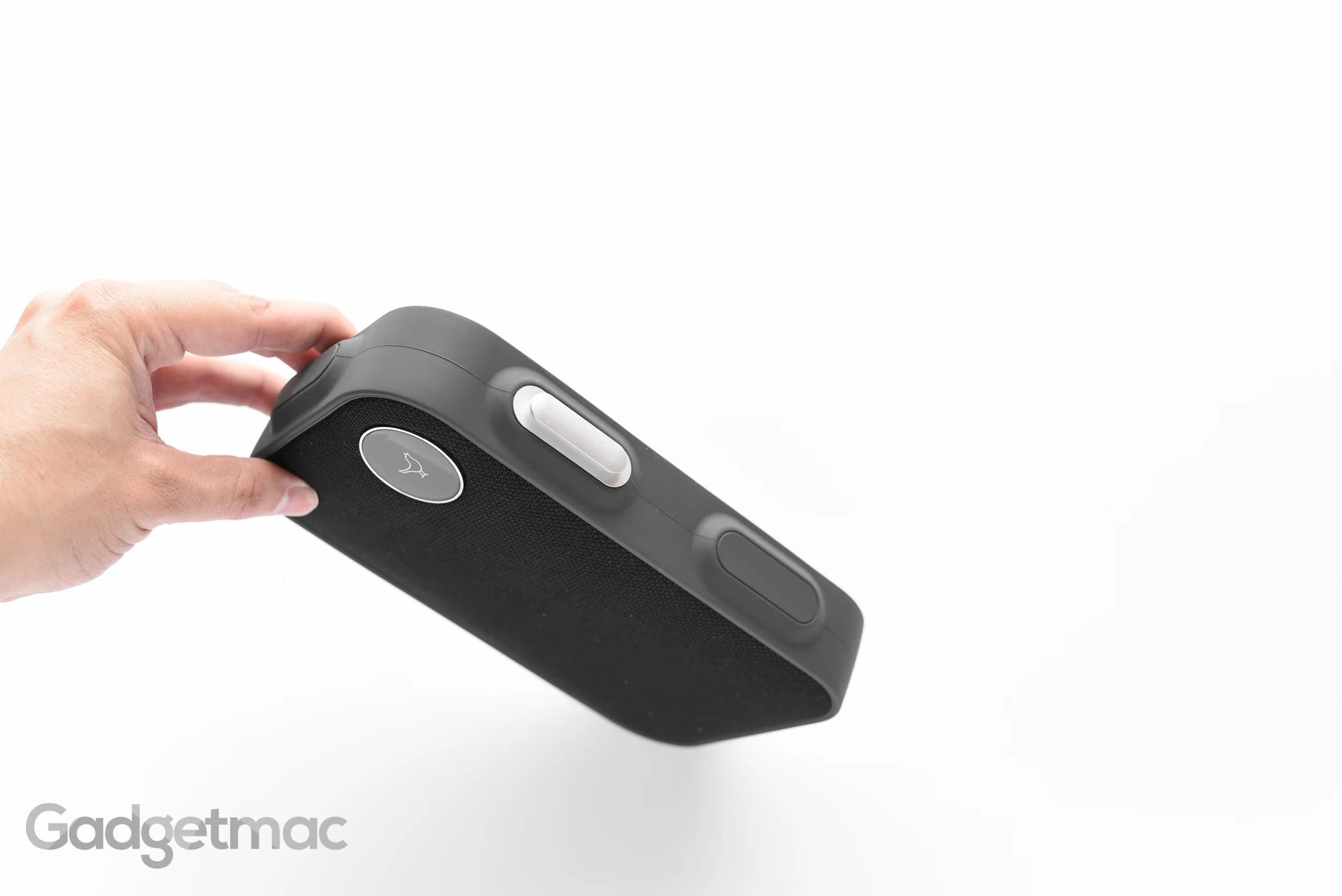 libratone-one-click-carry-handle-aluminum-mount.jpg