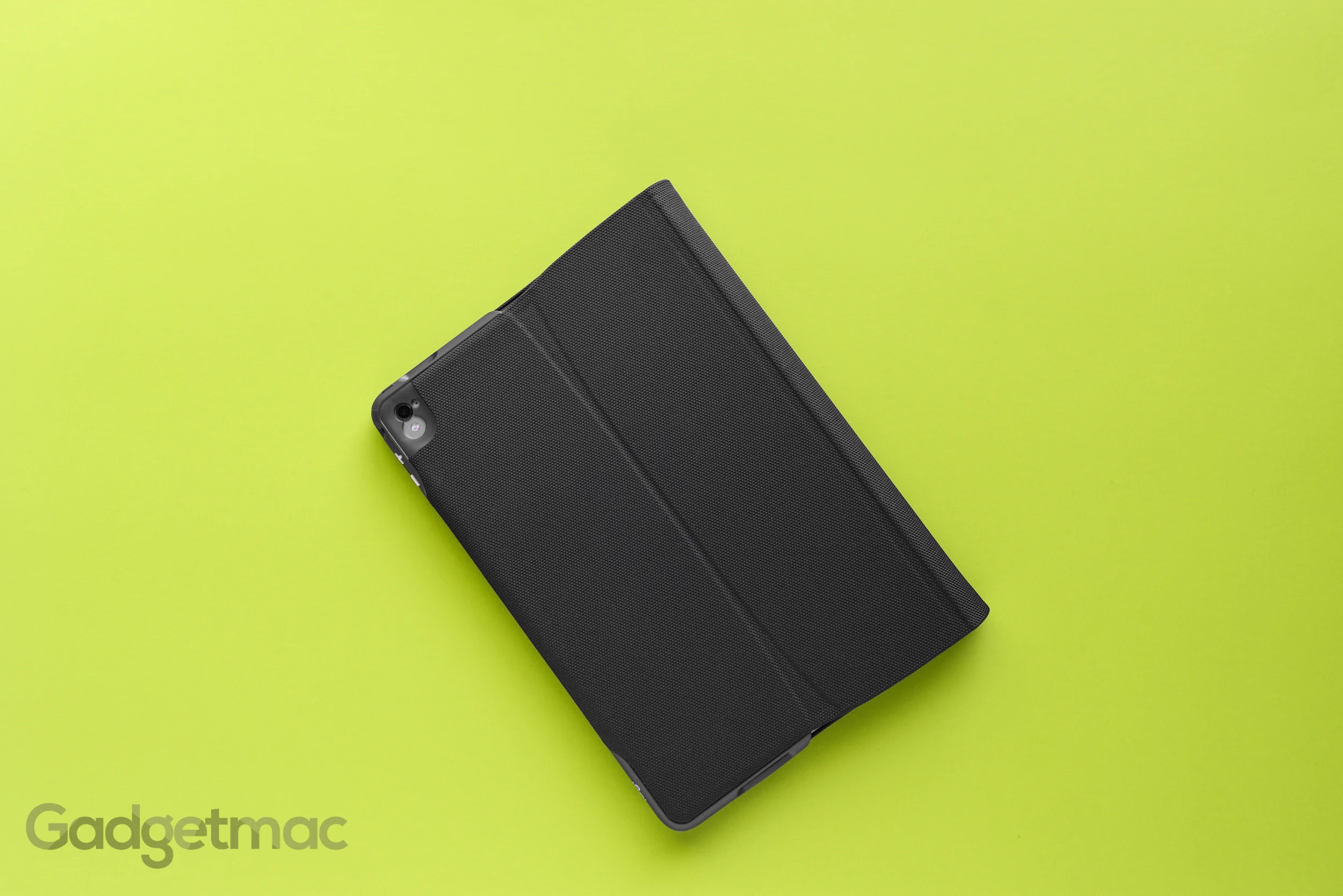logitech-create-ipad-pro-back-facing-camera.jpg