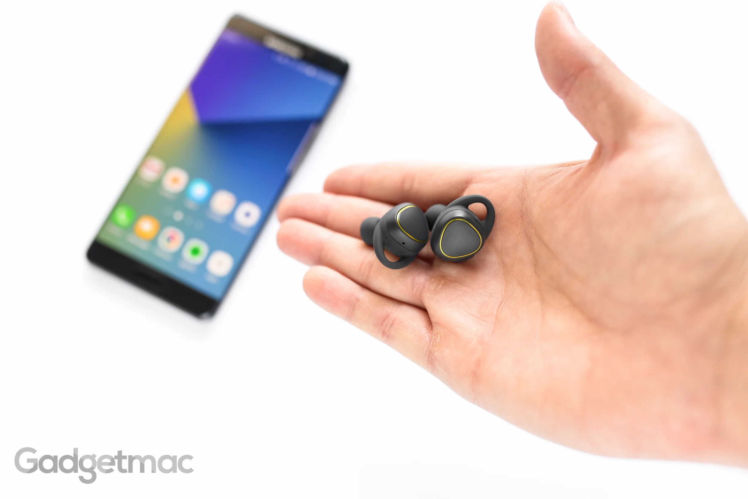 Bragi Dash Review (vs Samsung Gear Icon X) — Gadgetmac