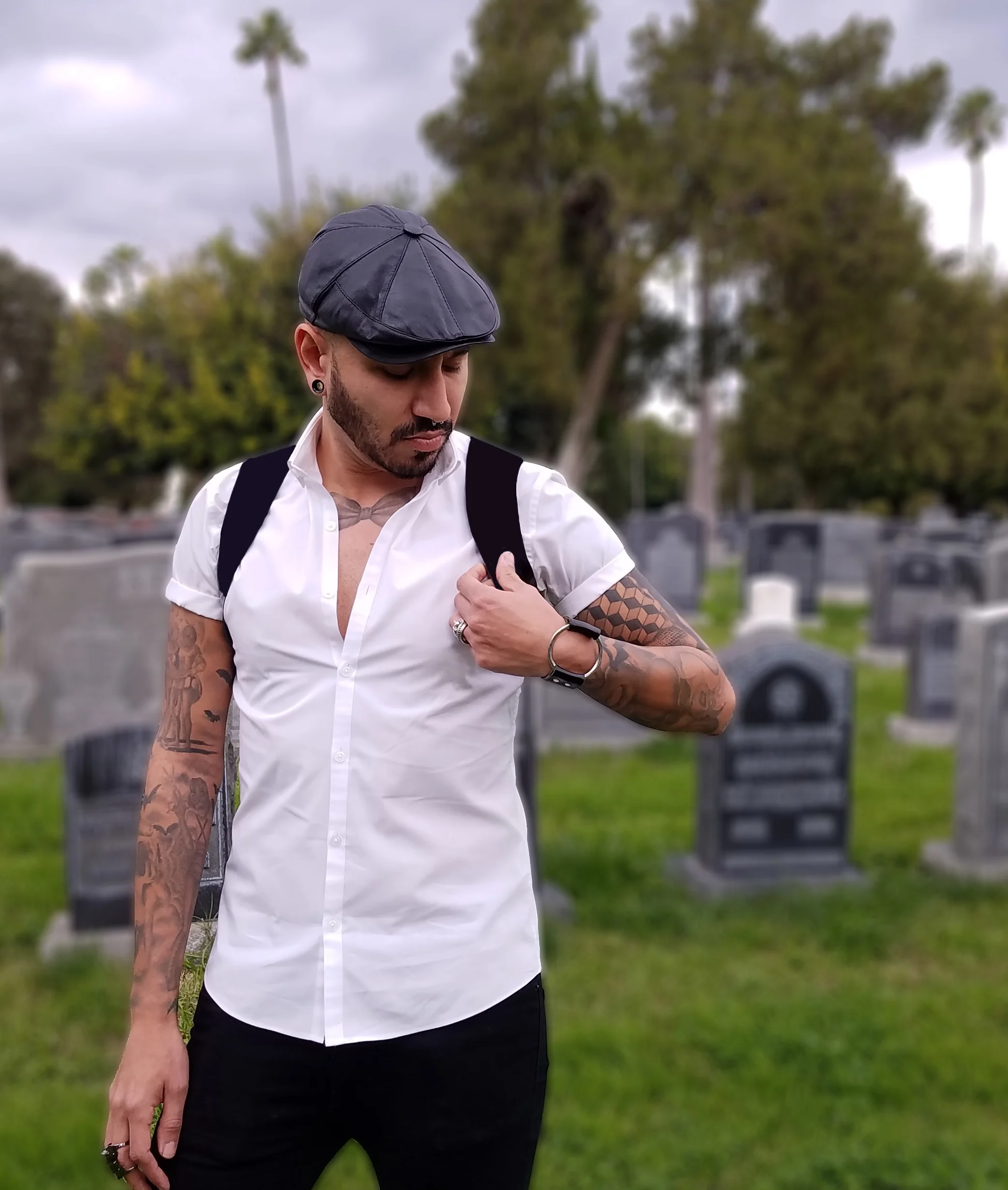 Danny-Harness_black-leather_styled02.jpg