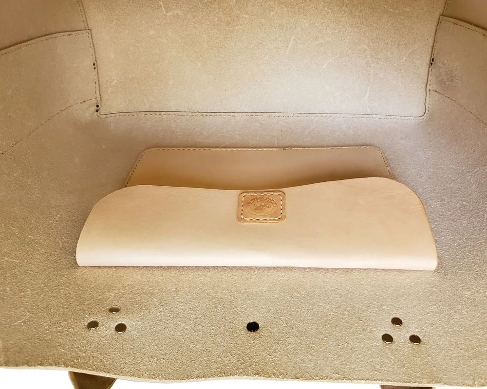 Tan-Ethan-Bag_inside01.jpg
