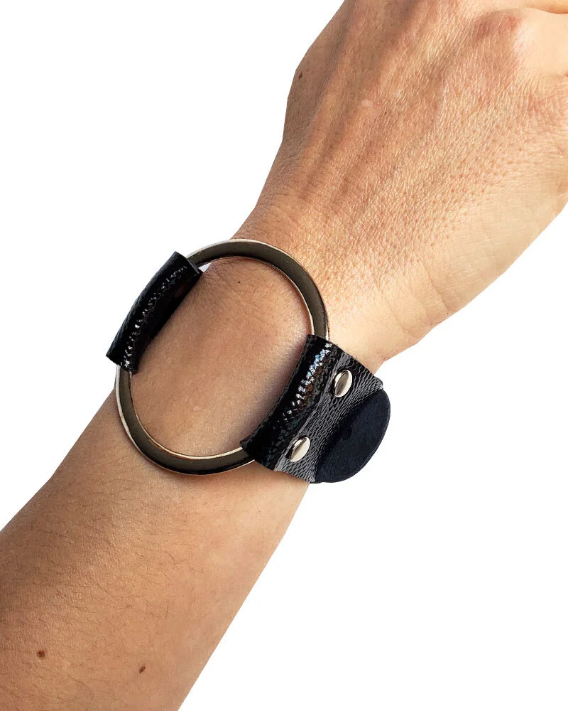O-Ring Bracelet - Textured Black Leather