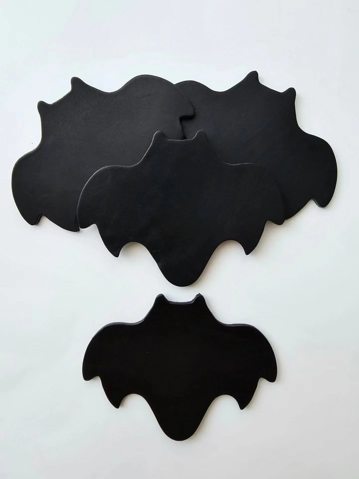 These four little bats 🦇 are looking for a good home and a cold drink. 

Bring a little darkness and style to your next gathering with our new set of 4 Leather Bat Coasters. Now avaliable on our website. 
.
.
.
#GothicHomeDecor #BatDecor #BatCoaster