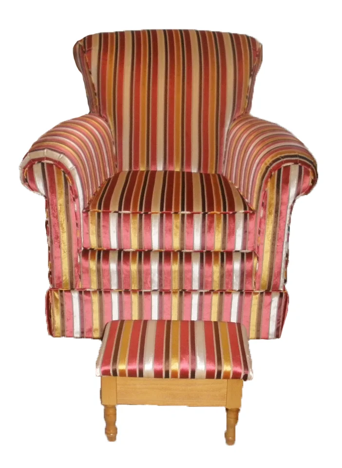 Rembourrage de fauteuil et pouf assortie