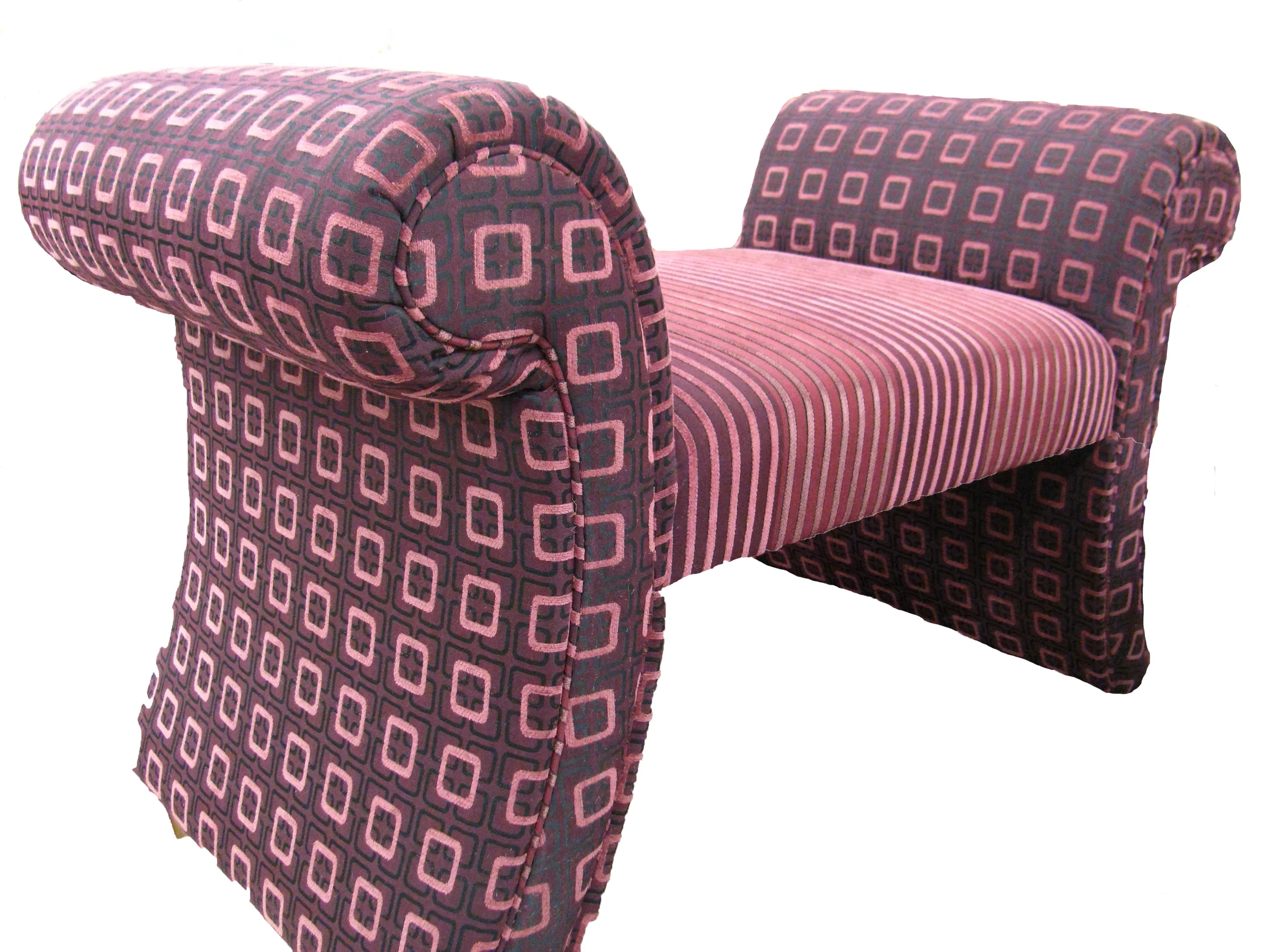 Rembourrage d'un banc romain rose