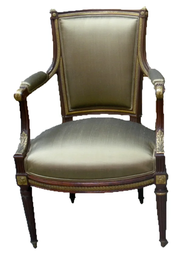 Rembourrage d'un fauteuil doré