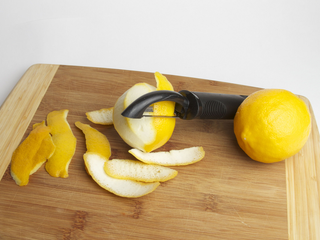 Lemon Peel makes an easy and healthy homemade tea that's packed with vitamins, minerals and fiber.