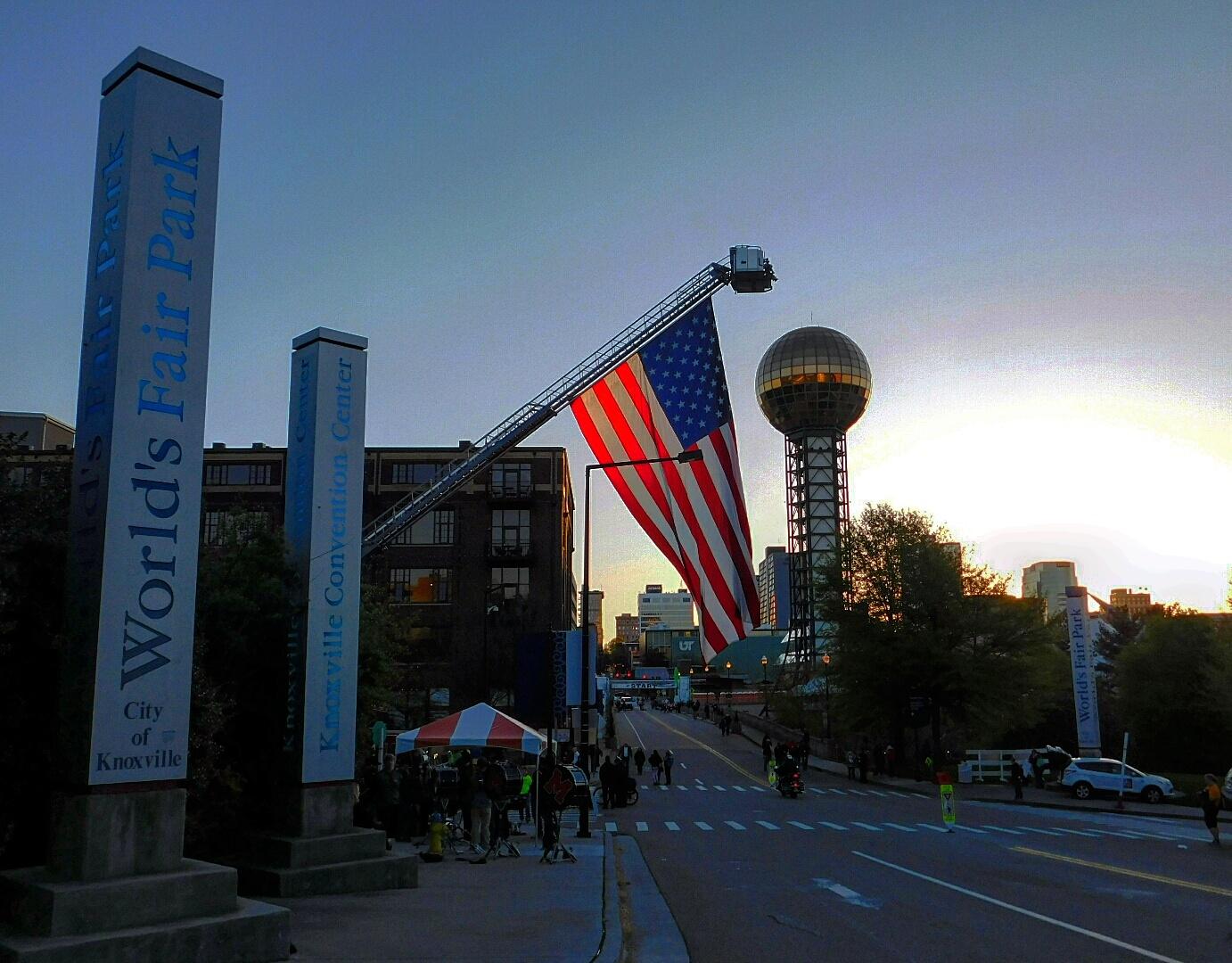 NoKey got this amazing shot after all the runners came through. 