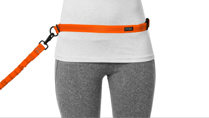 A photo from the Stunt Puppy website shows how the leash can be worn on the waist!