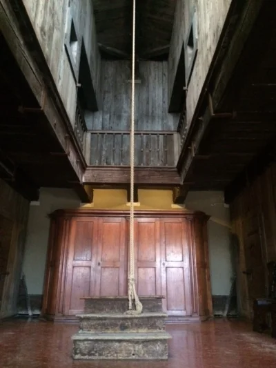 This is the torture chamber where prisoners were convinced to confess to crimes they may or may not have committed. The were tied up with their arms behind their backs and lifted up. Three judges asked them questions in the dark, and people watched from the sidelines. Prisoners were waiting in the chambers behind closed doors and could hear the prisoners being tortured. 