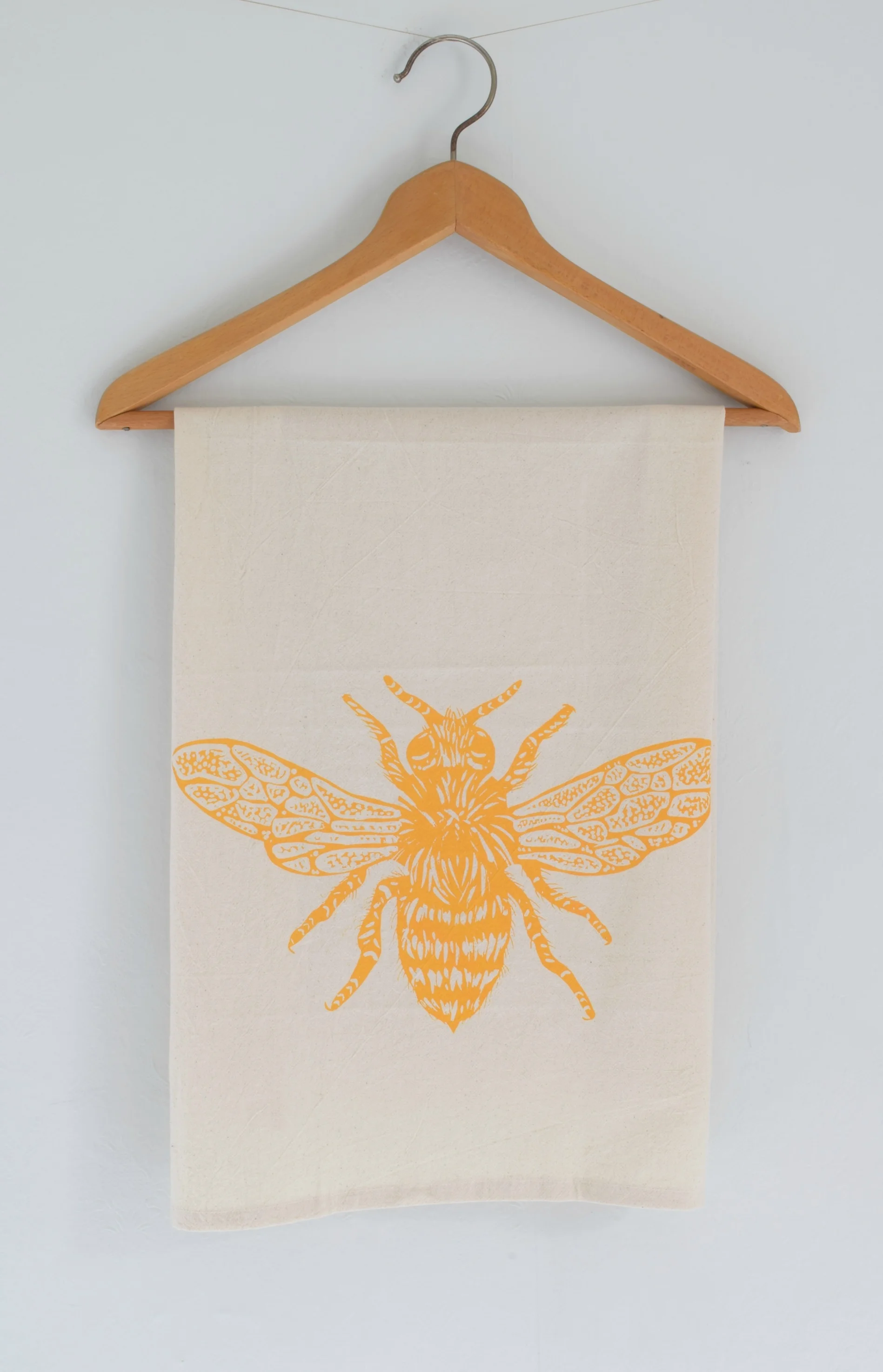 yellowbee4.jpg