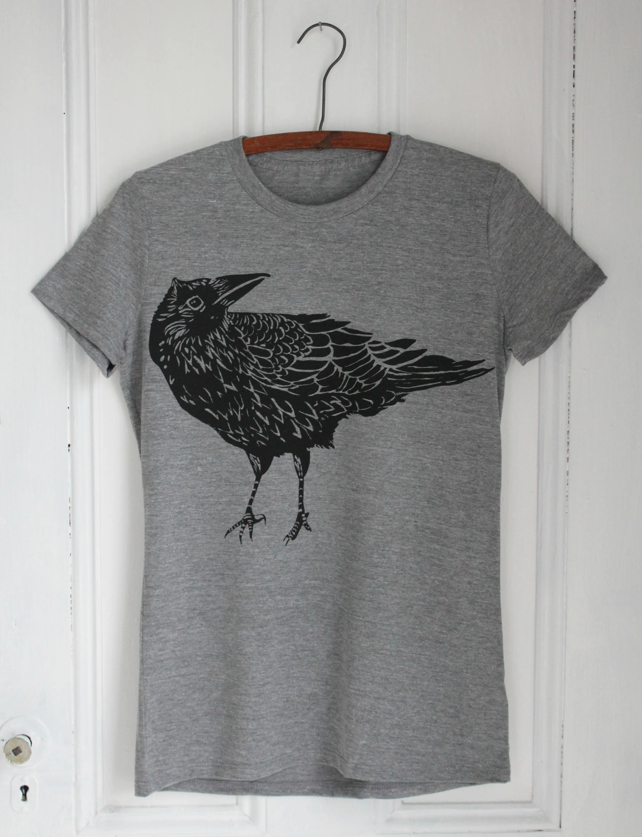 greycrow1.jpg