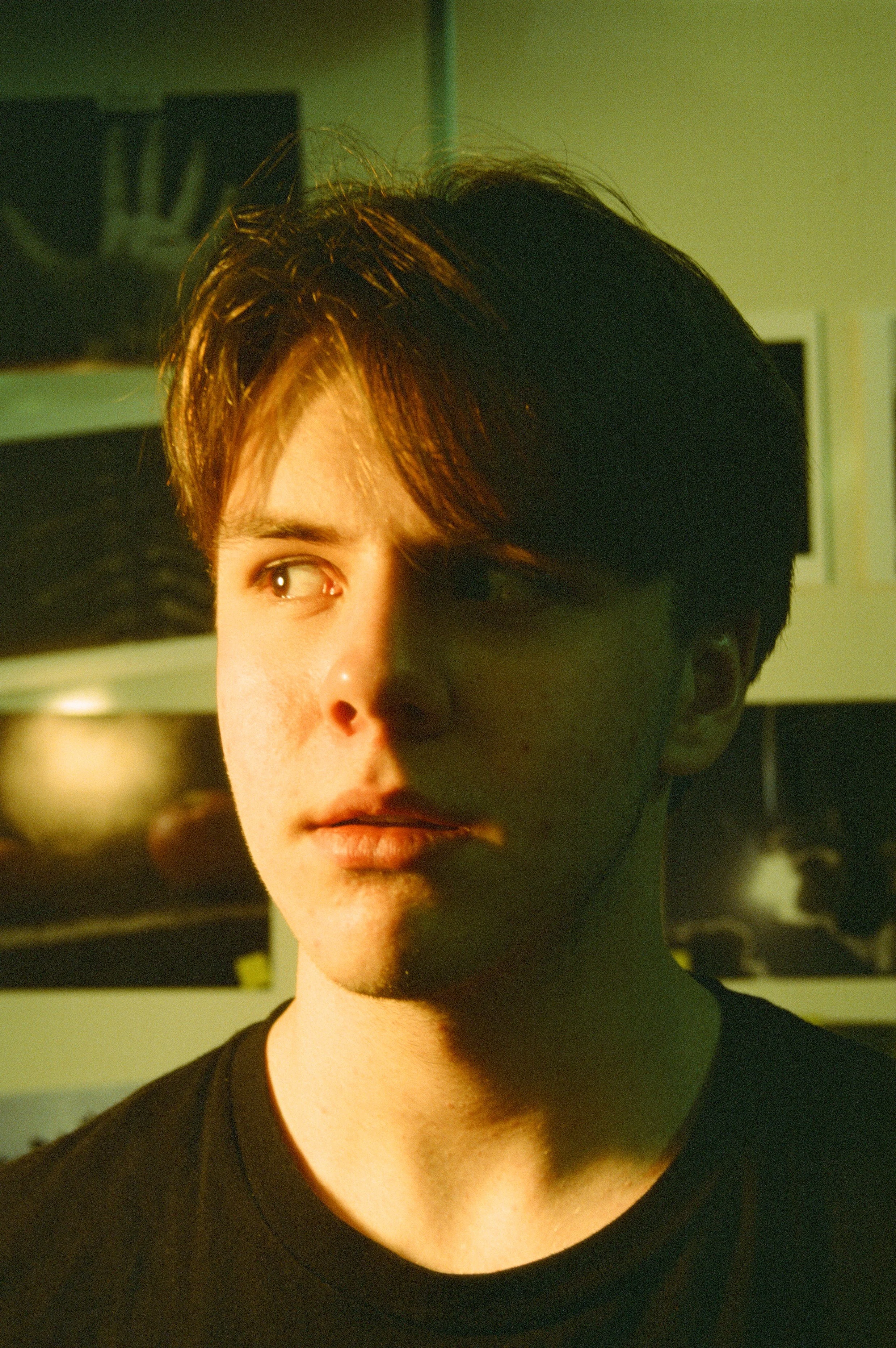 814280010025-2.jpg
