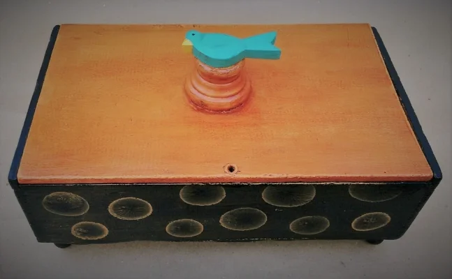 Blue Bird Box with graining c Kristin Helberg 2017