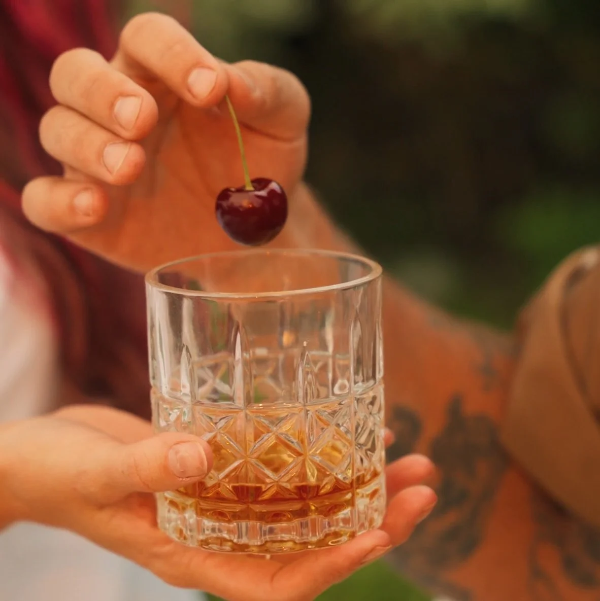 Some matches are made in heaven. Ours were made at The Jupiter Motel. 💌

No Vacancy: After Hours 🍒
Like golden hour in a bottle!! Soft, warm, and just a little bit sweet. This silky, lightweight hair oil nourishes, smooths, and adds shine without e