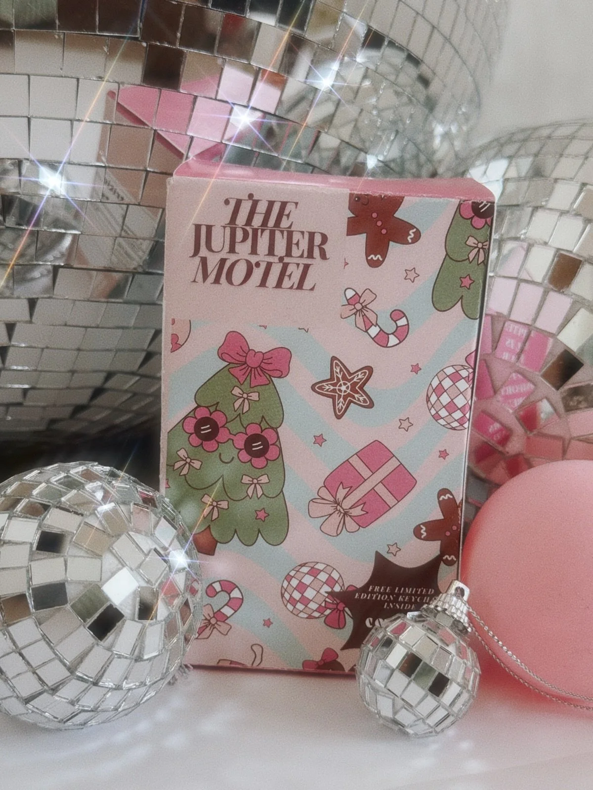 Christmas is in 10 days?! Hard to believe! 🎄

Make sure you snag the Jupiter Motel Holiday Duo for your special someone 🪩✨ Your choice of any 2 Jupiter Motel products!

#thejupitermotel #haircare #yeghaircare #yeglocal #yegbrand #dryhair #beardoil 