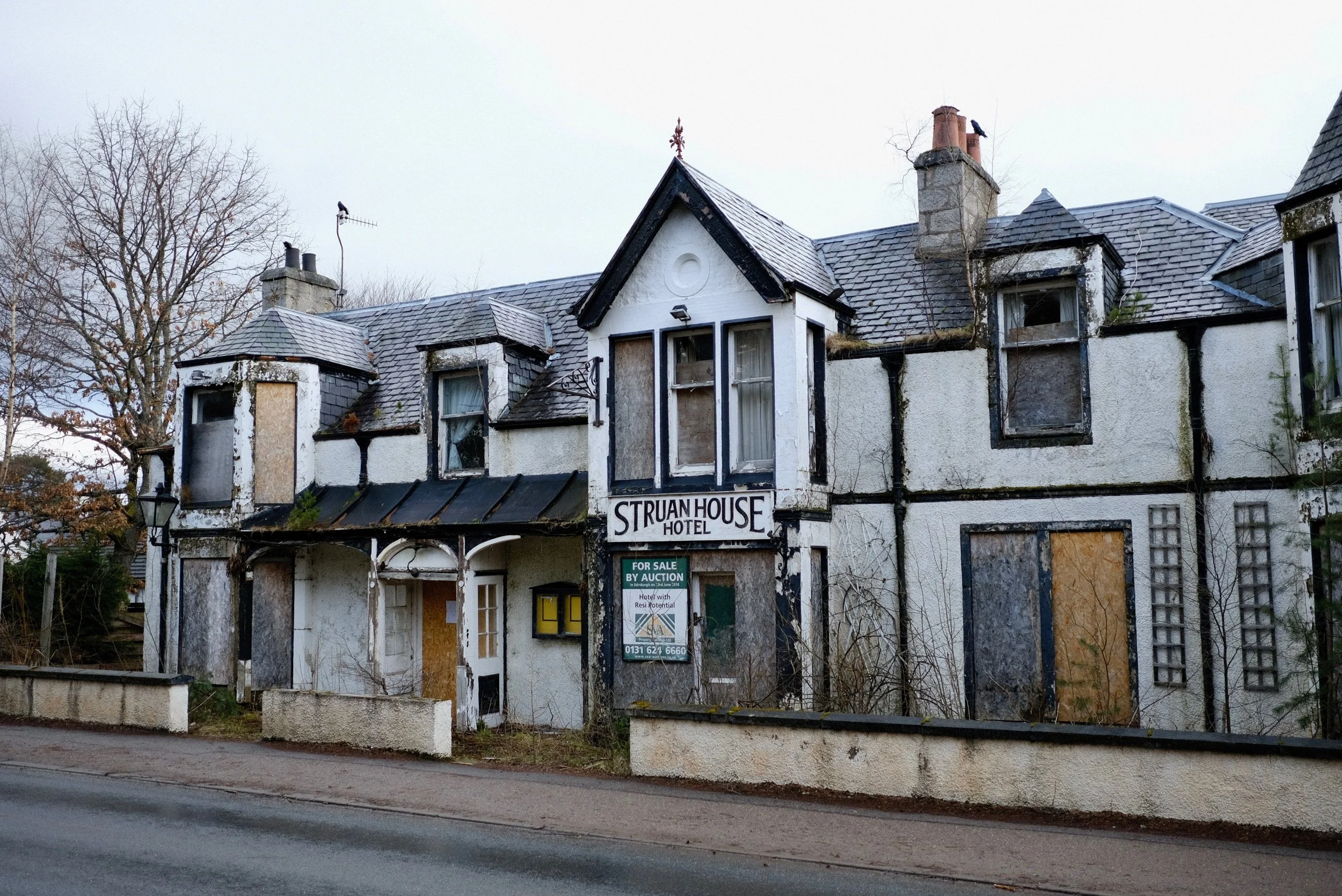 Unseasonably Warm - Alexander Williamson - www.alexander-williamson.com - Struan House Hotel