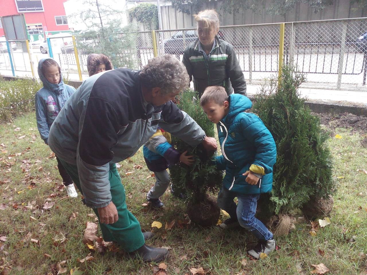 Planting 1.jpg