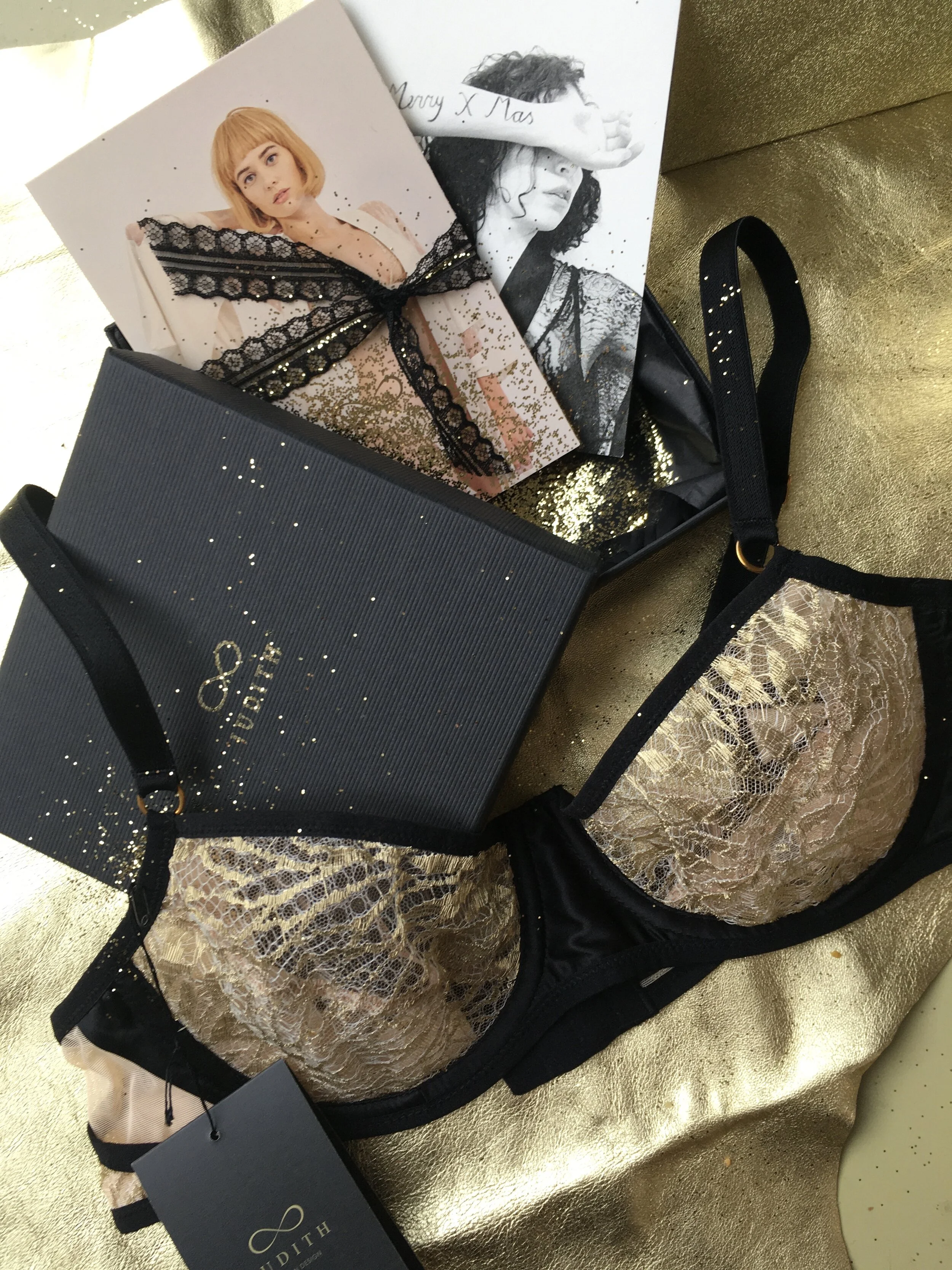 JUDITH Lingerie, the perfect X-MAS 🎁 for your LOVED ONE! 💋