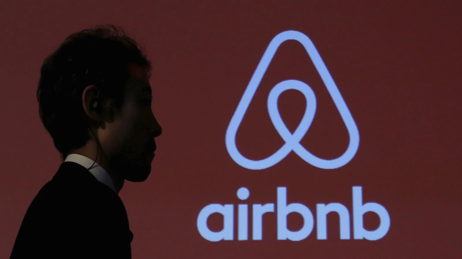 Airbnb acquires a team of bitcoin and blockchain experts