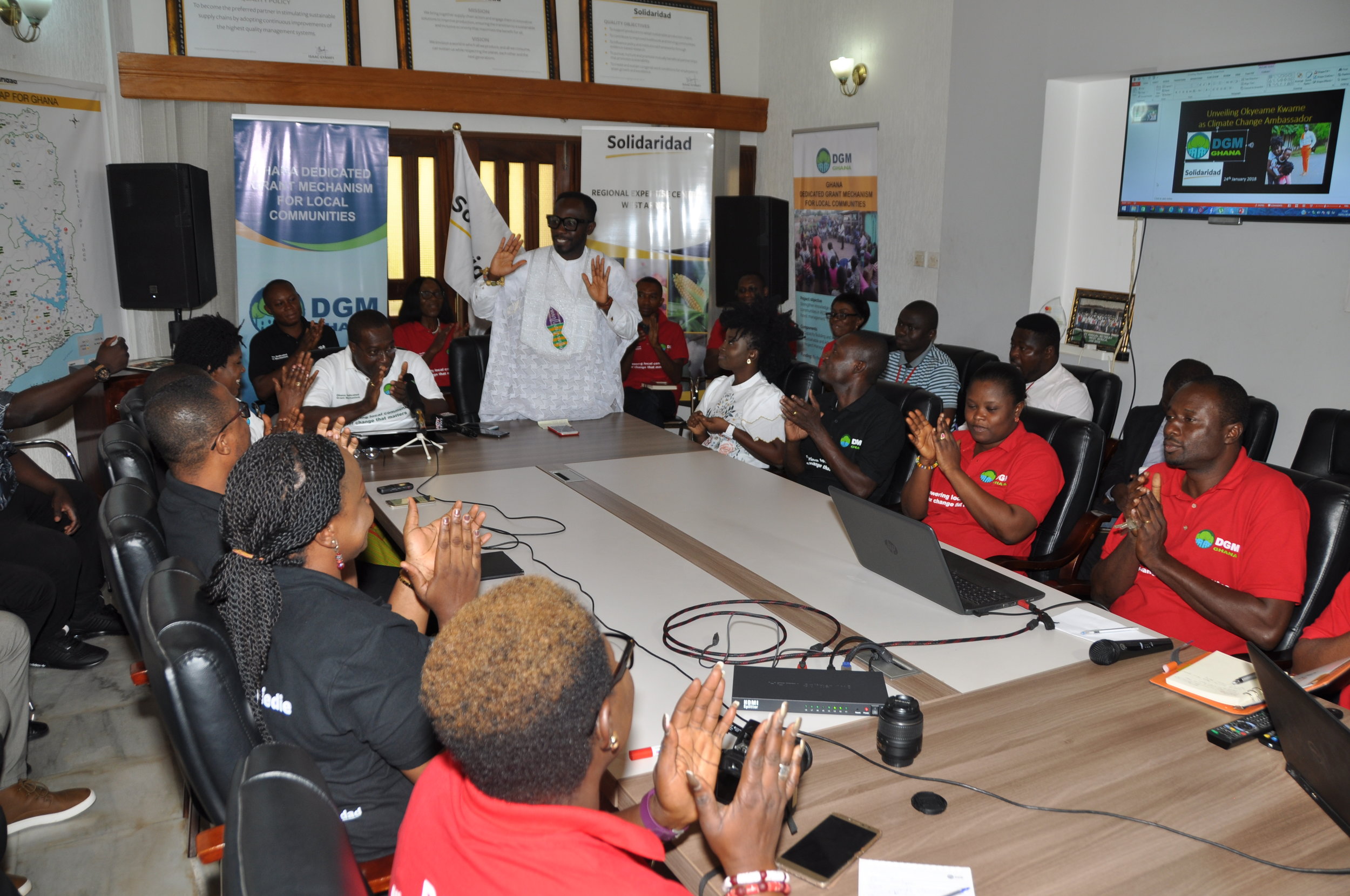  Okyeame Kwame addressing the staff of Solidaridad West Africa; Credit: Bossman Owusu, DGM Ghana 