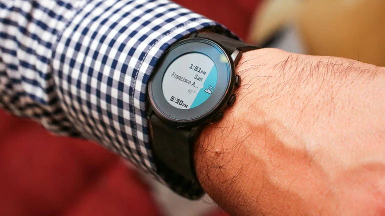 The Pebble Time Round, courtesy of CNET .