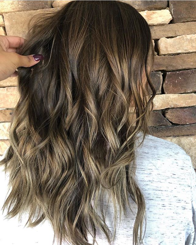 We love seeing all these fall time transitions! 😍 come see us and let us change your look! ❤️ flawless work from @hairby_tanisha_ 🙌 CALL us at 770-967-9333 or click this link http://matthews-co-salon.com/contact/ ❤️🎨✂️ #MatthewsCoSalon #BraseltonH