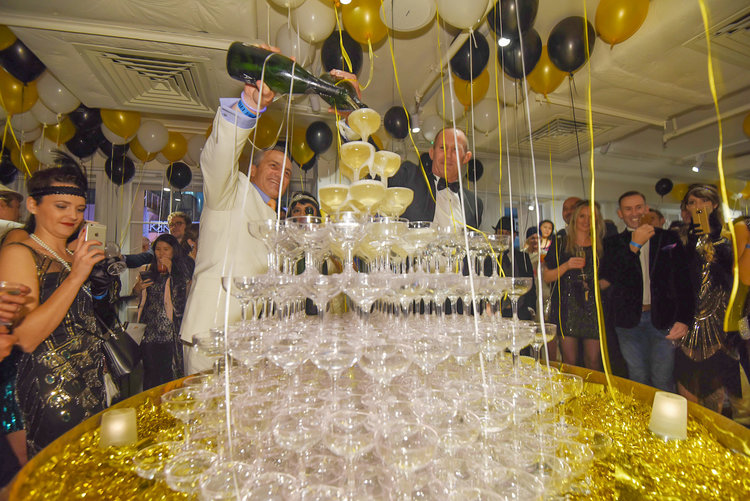 champange-gatsby-party.jpg