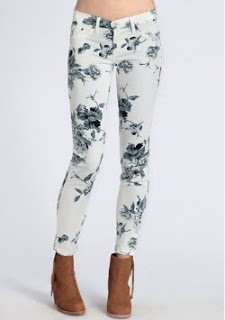 floral+pants+sincerely+jules+inspired+louboutins+and+love+fashion+blog+personal+style+shirt+skirt+shorts+summer+spring+fall+look+pretty+beautiful+want+model+shopping+buy+clothes+closet+rayban+trend+wedge+sneakers+michael+kors+watch.jpg