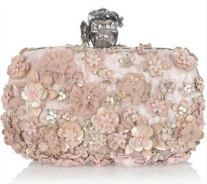 +dream+wardrobe+louboutins+and+love+fashion+blog+closet+personal+style+inspiration+spring+summer+trends+clothes+women+gold+esther+santer+jewelry+beautiful+model+nyc+photoshoot+brunette+skirt+shirt+street+Alexander+McQueen+Flower+Skull+Box+Clutch.jpg