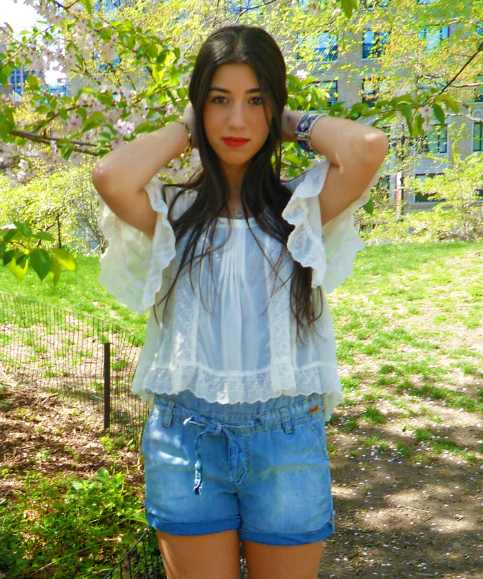 one+jean+romper,+two+ways+to+wear+it+louboutins+and+love+fashion+blog+personal+style+lifestyle+white+shirt+ruffles+blue+denim+fur+booties+shoes+red+lips+brunette+central+park+beautiful+pretty+model+bracelet+jewelry+top.png