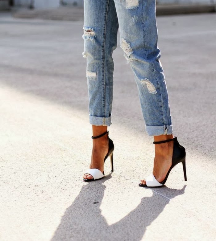 currently+inspired+shoes+Louboutins+and+Love+Fashion+Blog+Esther+Santer+blogger+shoes+heels+black+white+purse+bag+fashionista+trendy+coat+neutral+camel+leather+jeans+distressed+nude+pointy+toe+red+blue+leggings+pants+Valentino+gold+studs+woman+pretty.jpg