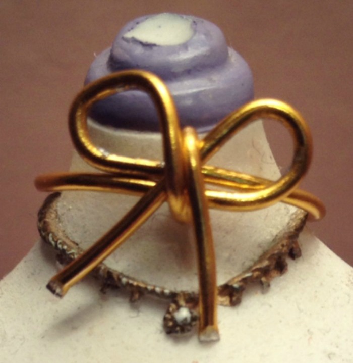 DIY+bow+ring+step+3+louboutins+and+love+fashion+blog+tutorial+style+want+18+gauge+metal+wire+gold+easy+how+to+beautiful+trend+s.jpg