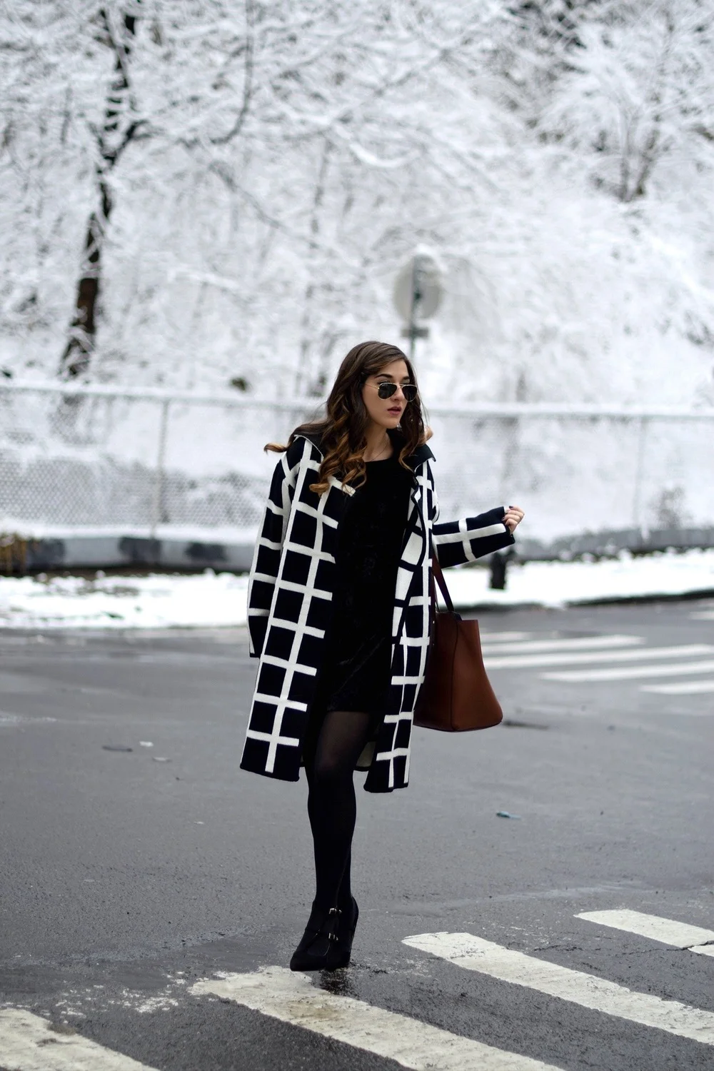 Black and White Windowpane Sweater // Trèscool