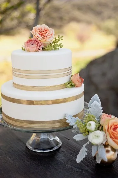 14 Wedding Cake Ideas // Wedding Wednesday