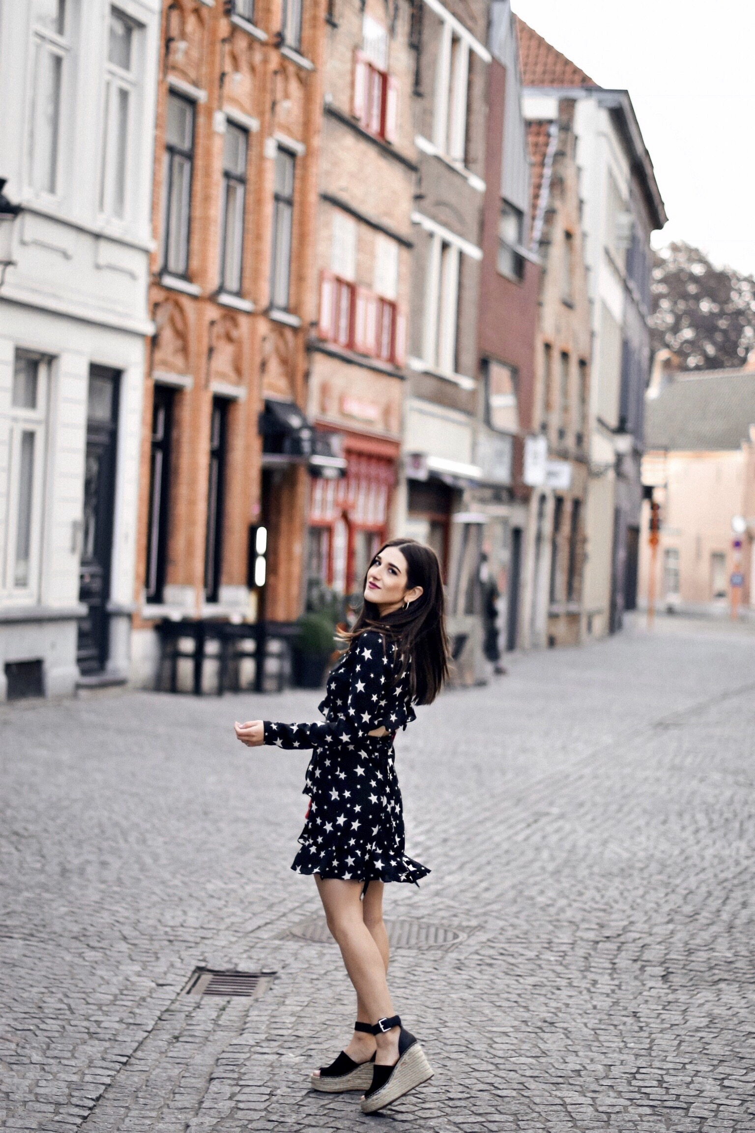 Belgium Travel Guide Bruges Ghent In 4 Days Esther Santer Fashion Blog NYC Street Style Blogger Outfit Sight Seeing Tourist Shop What How To Wear Expore What To Do Vacatiom Itinerary Short Stopover EuroTrip Europe Layover Summer Destination Country.jpg