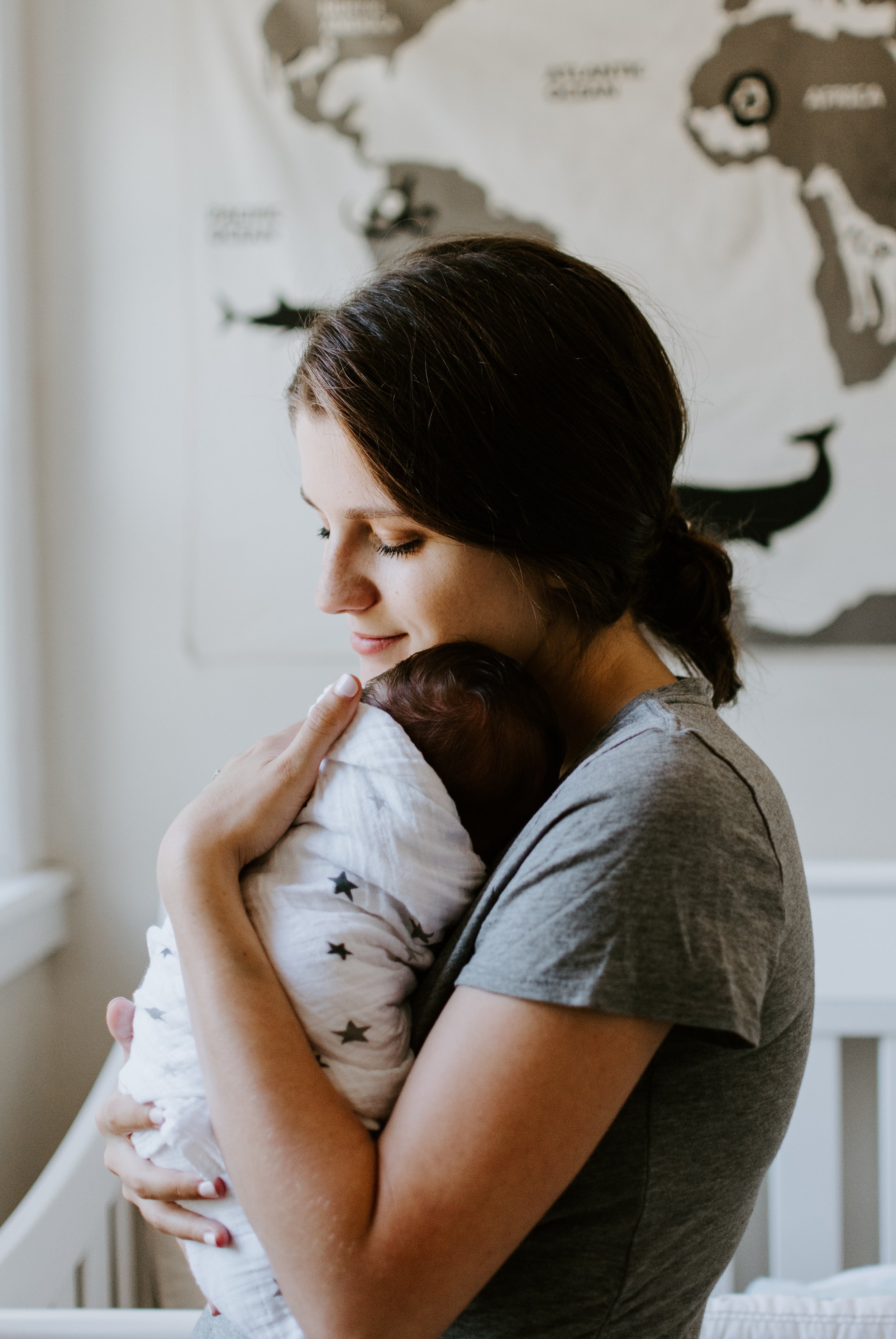 6 Ways To Thrive During The 4th Trimester :: Guest Post kelly-sikkema-unsplash.jpg