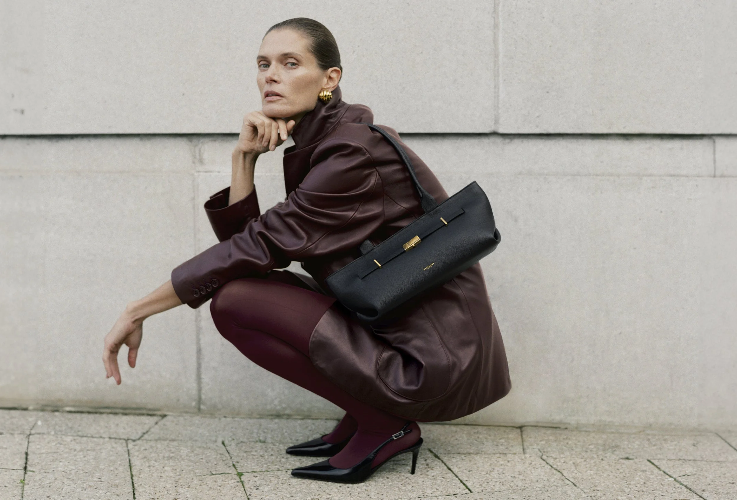 New York Shoulder Black Small Grain_AW25 Campaign 2.jpg