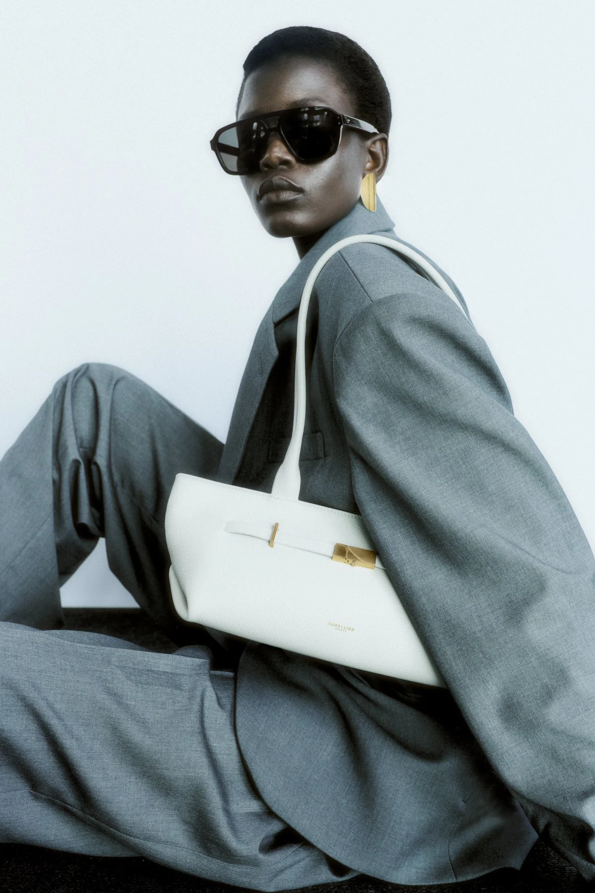 New york shoulder off-white small grain_PS25 Campaign.jpg