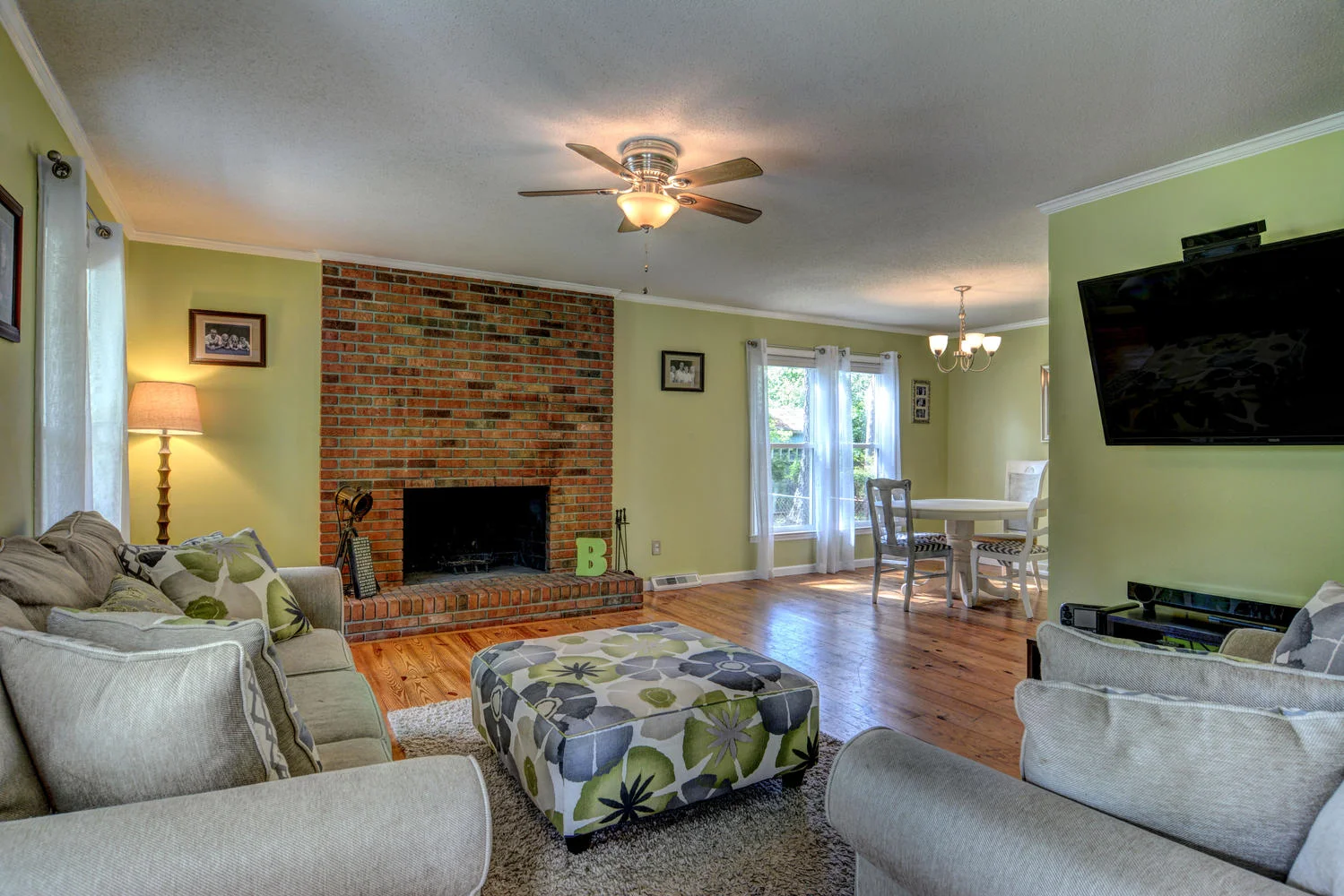 811 Greenbriar Road Wilmington-large-007-DSC 5767 8 9-1499x1000-72dpi.jpg