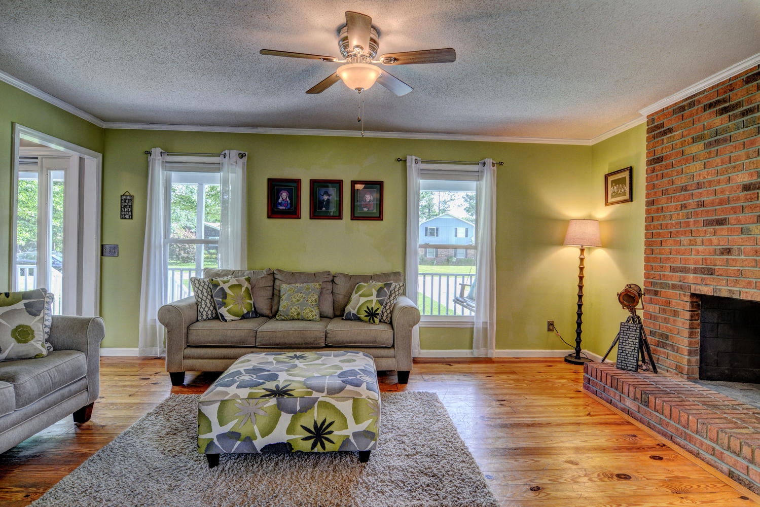 811 Greenbriar Road Wilmington-large-009-DSC 5776 7 8-1499x1000-72dpi.jpg